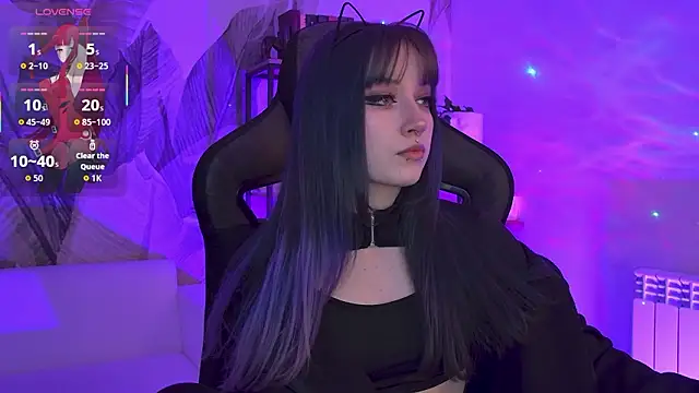 LiliLuna online show from 02-11-26, 03:23