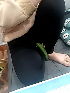 MinhChauXXX19 online show from 12-01-25, 03:02