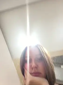 ElliRose online show from 10-28-25, 05:29