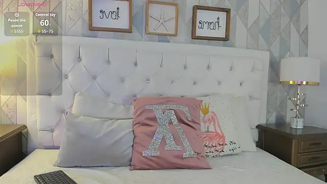 arianna cox   online show from 10-10-25, 07:58