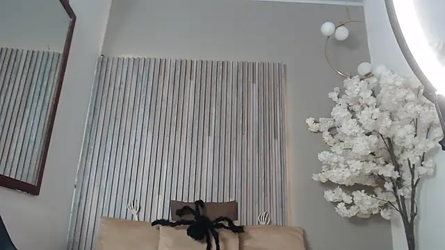 Michellee 20 online show from 10-12-25, 01:12