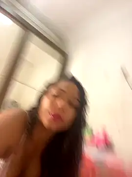 jhennyfer online show from 12-03-25, 05:52