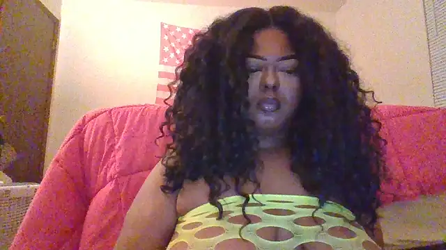 Snapshot of TharealBunn chatting on 07-21-26, 07:31 TharealBunn online show from 07-21-26, 07:31