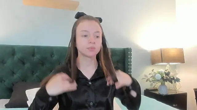 VioletaNova online show from 05-18-26, 11:26