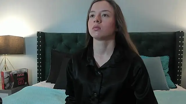 Snapshot of VioletaNova chatting on 06-05-26, 10:43 VioletaNova online show from 06-05-26, 10:43