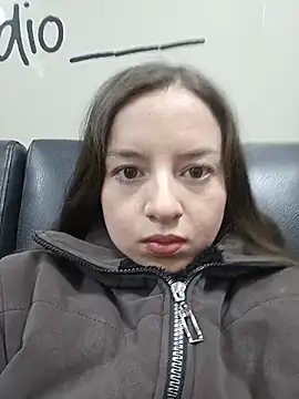 Snapshot of VioletaNova chatting on 07-16-26, 10:23 VioletaNova online show from 07-16-26, 10:23