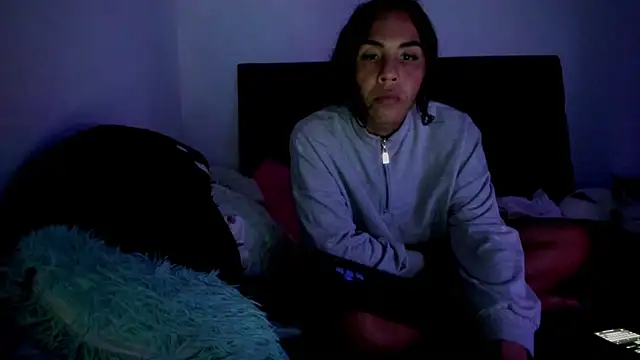 Adrianna Arias online show from 11-19-25, 05:29