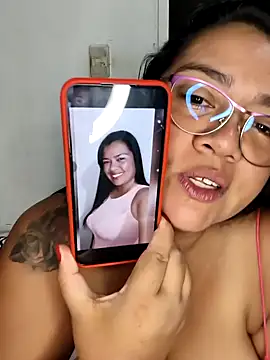 Snapshot of NARNYALABELLA chatting on 02-13-26, 10:48 NARNYALABELLA online show from 02-13-26, 10:48