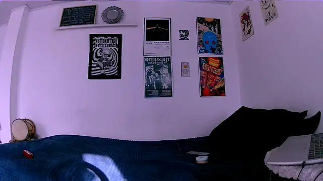 plutonbluemooon333 online show from 04-08-26, 09:27