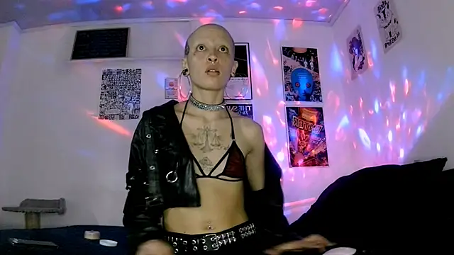 plutonbluemooon333 online show from 05-19-26, 11:56
