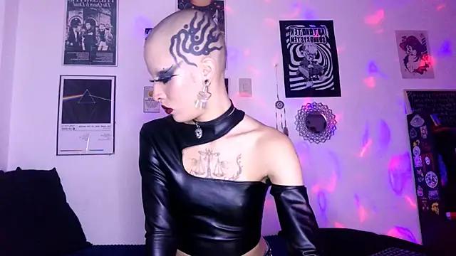 plutonbluemooon333 online show from 10-26-25, 01:39