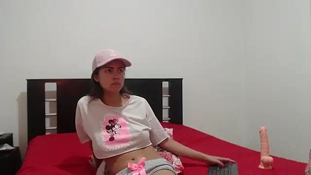 Snapshot of nathaly_jones_ chatting on 10-17-25, 12:07 nathaly jones online show from 10-17-25, 12:07