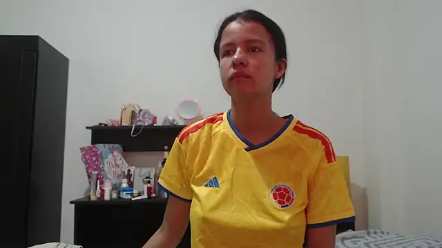 nathaly jones  online show from 06-18-26, 12:21