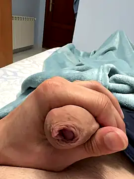 Snapshot of elcalabacin chatting on 10-18-25, 03:47 elcalabacin online show from 10-18-25, 03:47