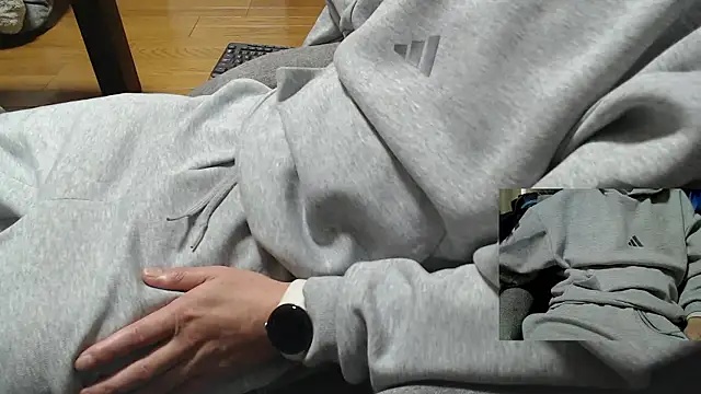 Snapshot of Yasu2000 chatting on 01-07-26, 03:55 Yasu2000 online show from 01-07-26, 03:55