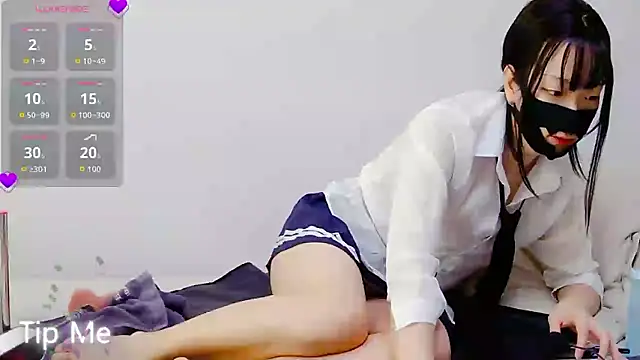 yakee3 online show from 11-28-25, 02:45