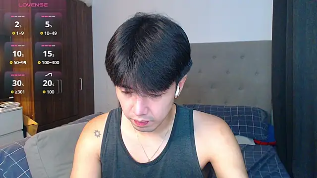 Snapshot of Addictiveboi chatting on 10-05-25, 03:52 Addictiveboi online show from 10-05-25, 03:52