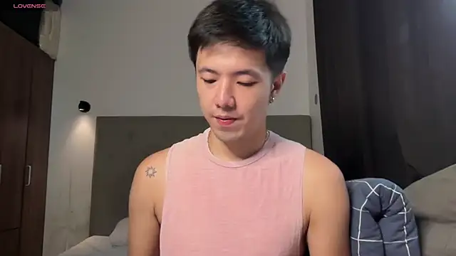 Addictiveboi online show from 05-17-26, 01:27