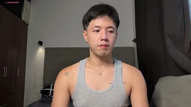Snapshot of Addictiveboi chatting on 06-25-26, 07:24 Addictiveboi online show from 06-25-26, 07:24
