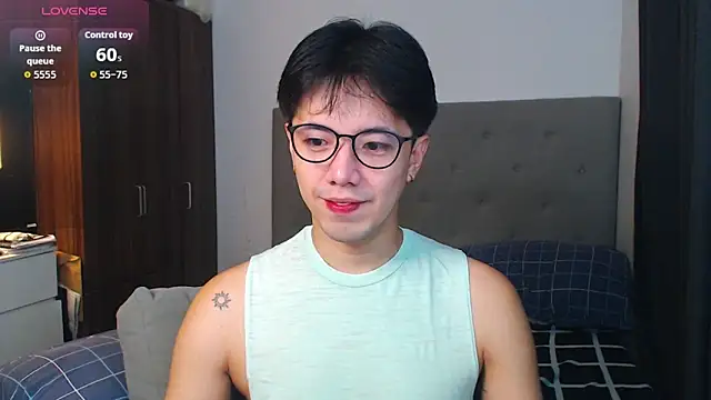 Snapshot of Addictiveboi chatting on 09-20-25, 01:54 Addictiveboi online show from 09-20-25, 01:54