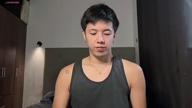 Snapshot of Addictiveboi chatting on 06-19-26, 01:33 Addictiveboi online show from 06-19-26, 01:33