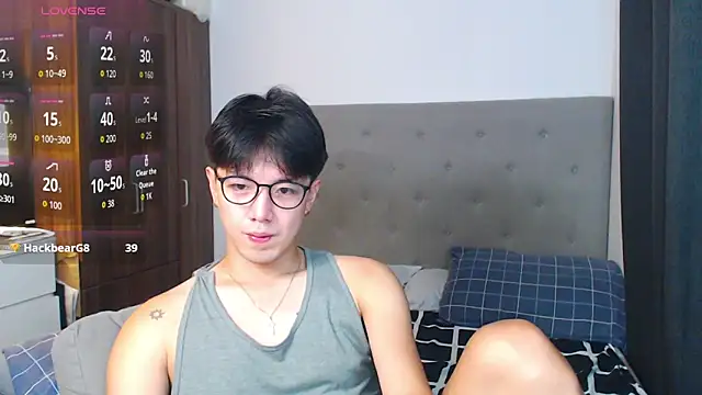 Snapshot of Addictiveboi chatting on 09-19-25, 04:27 Addictiveboi online show from 09-19-25, 04:27