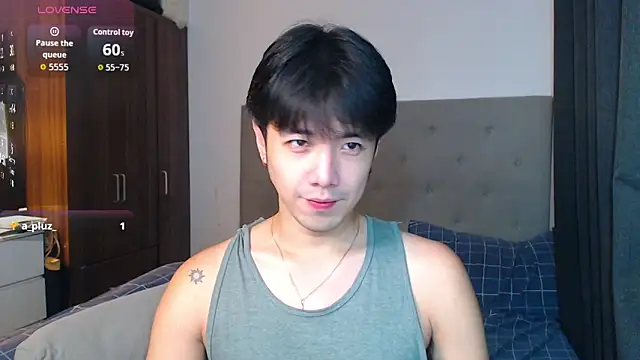 Snapshot of Addictiveboi chatting on 10-19-25, 02:14 Addictiveboi online show from 10-19-25, 02:14