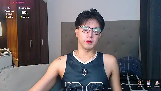 Snapshot of Addictiveboi chatting on 09-26-25, 02:51 Addictiveboi online show from 09-26-25, 02:51
