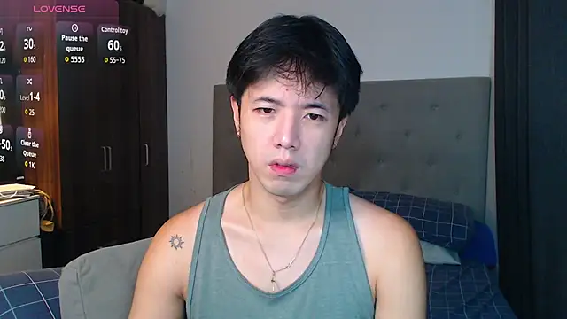 Snapshot of Addictiveboi chatting on 10-20-25, 03:19 Addictiveboi online show from 10-20-25, 03:19