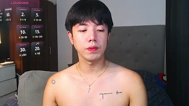 Snapshot of Addictiveboi chatting on 09-09-25, 03:38 Addictiveboi online show from 09-09-25, 03:38