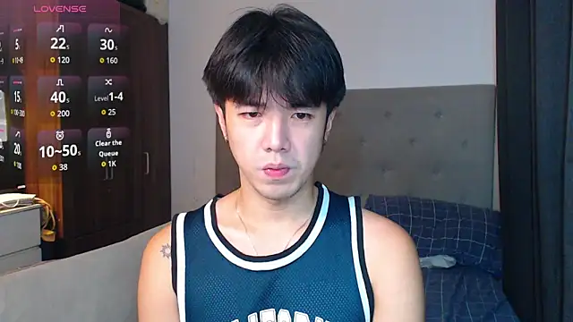 Snapshot of Addictiveboi chatting on 10-21-25, 03:28 Addictiveboi online show from 10-21-25, 03:28