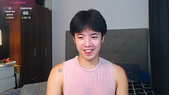 Snapshot of Addictiveboi chatting on 09-17-25, 06:59 Addictiveboi online show from 09-17-25, 06:59