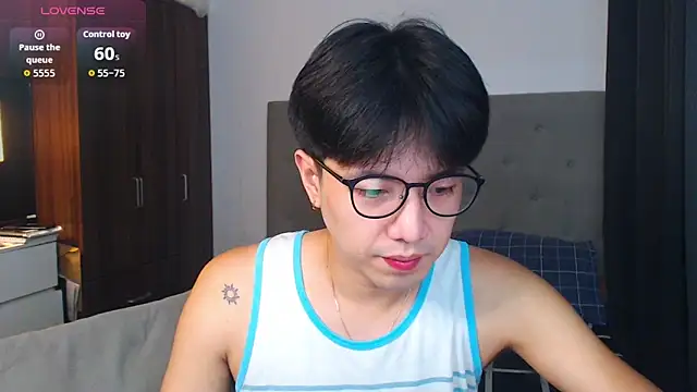 Snapshot of Addictiveboi chatting on 09-22-25, 05:02 Addictiveboi online show from 09-22-25, 05:02