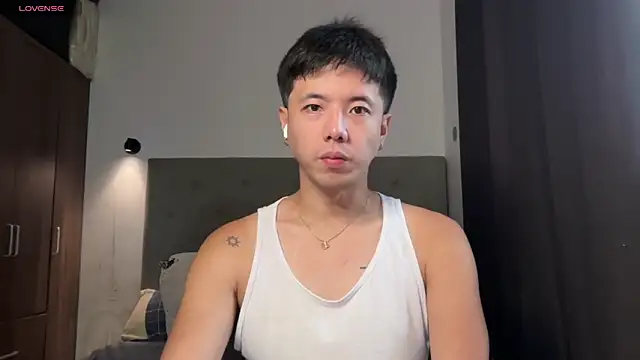 Snapshot of Addictiveboi chatting on 06-26-26, 02:39 Addictiveboi online show from 06-26-26, 02:39