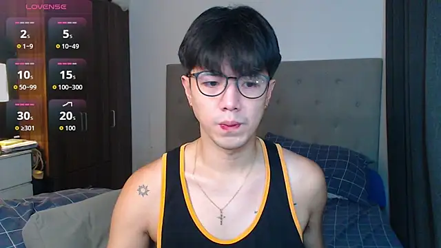 Snapshot of Addictiveboi chatting on 10-23-25, 03:27 Addictiveboi online show from 10-23-25, 03:27