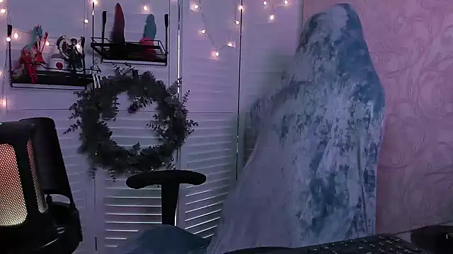 aestheticbeing online show from 12-15-25, 12:11