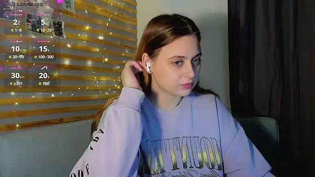 Alice Wander online show from 01-06-26, 02:21