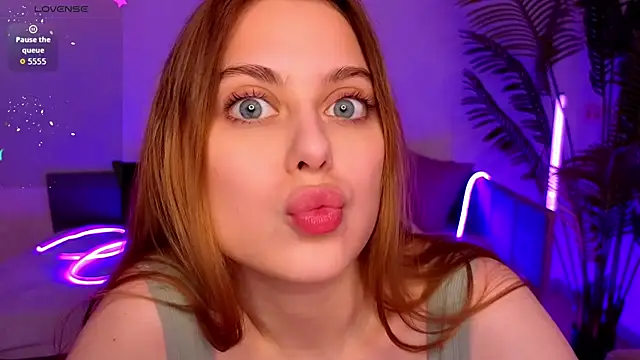 Alice Wander online show from 11-27-25, 02:56