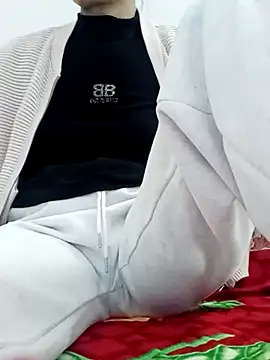 Snapshot of Hinna_x chatting on 02-15-26, 07:51 Hinna x online show from 02-15-26, 07:51