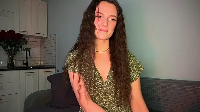 Luna Raee online show from 09-29-25, 11:05