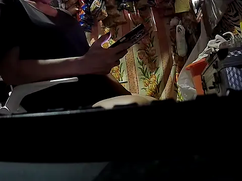 Hotzoey16 online show from 12-23-25, 12:11