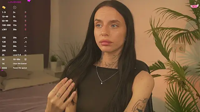 Snapshot of livia_starwars chatting on 09-25-25, 09:43 livia starwars online show from 09-25-25, 09:43