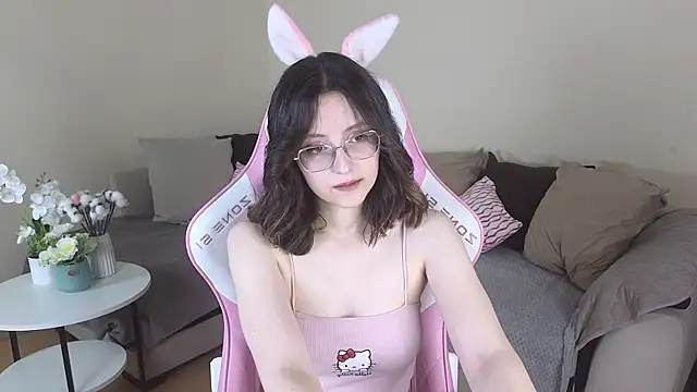 EsmaWonka online show from 11-19-25, 07:08