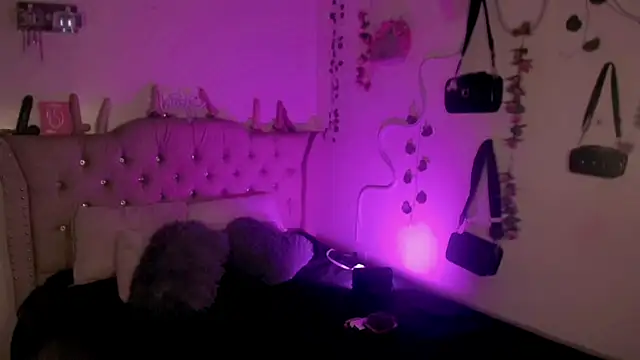 Snapshot of Cata_MW chatting on 05-12-26, 07:20 Cata MW online show from 05-12-26, 07:20