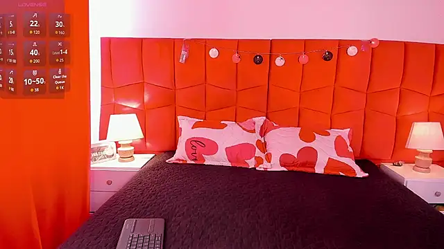 Fire Fairy  online show from 10-31-25, 02:35