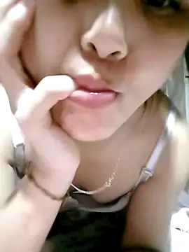 Snapshot of daisy_will chatting on 10-08-25, 01:12 daisy will online show from 10-08-25, 01:12