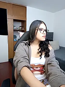 Snapshot of asumi_18 chatting on 09-10-25, 03:00 asumi 18 online show from 09-10-25, 03:00