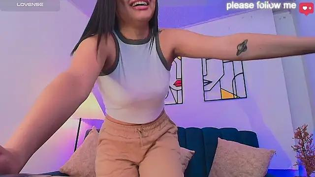 Snapshot of nicemiiaa7_ chatting on 05-19-26, 01:56 nicemiiaa7 online show from 05-19-26, 01:56