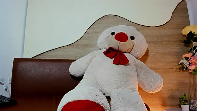 ashley moss online show from 11-08-25, 08:23