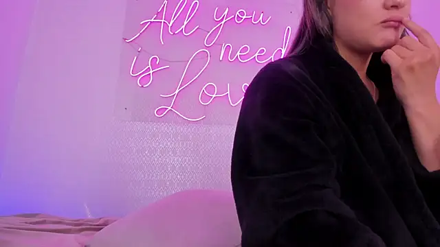 aleksandramiller  online show from 05-11-26, 02:45